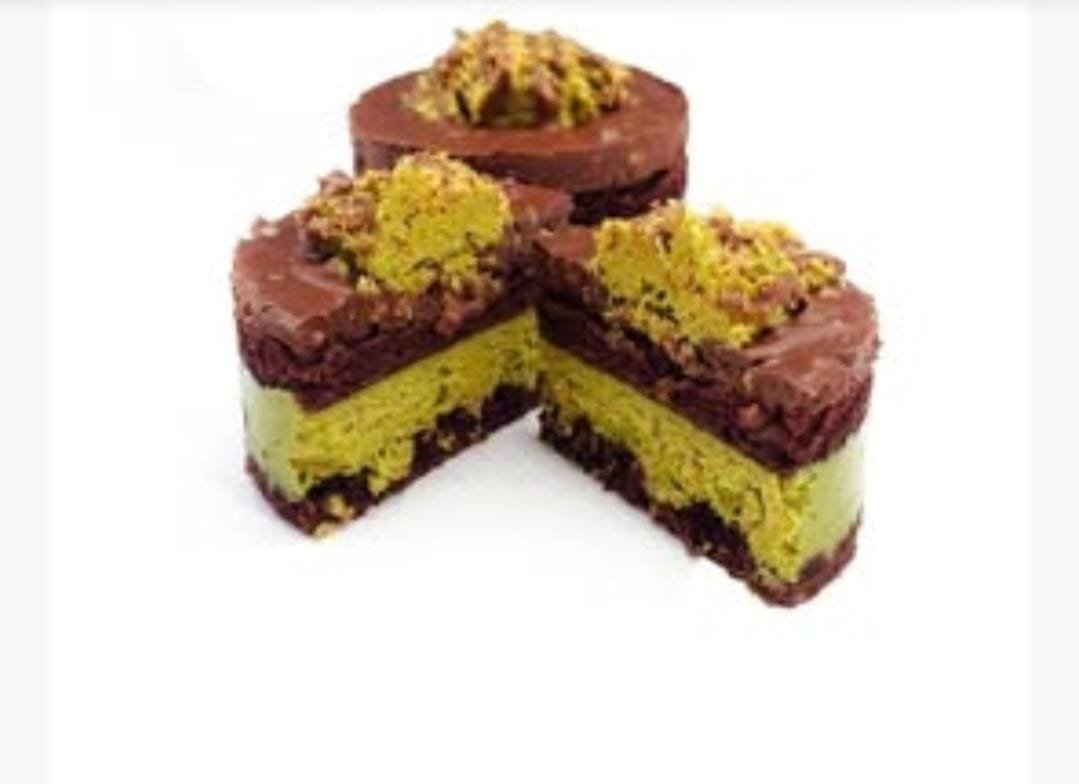 كيك كنافة بيستاشيو